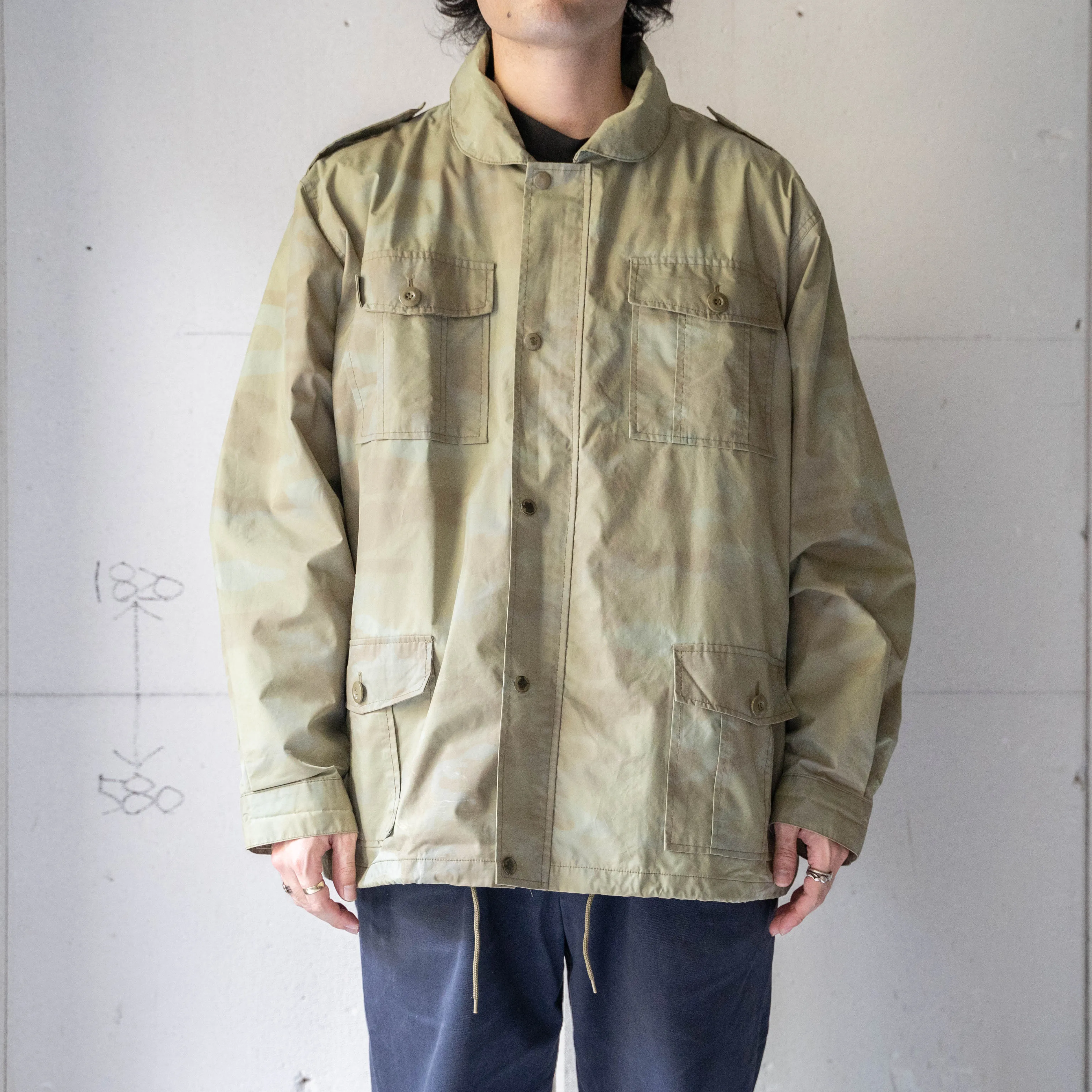 around 1980s Europe khaki color camouflage nylon jacket