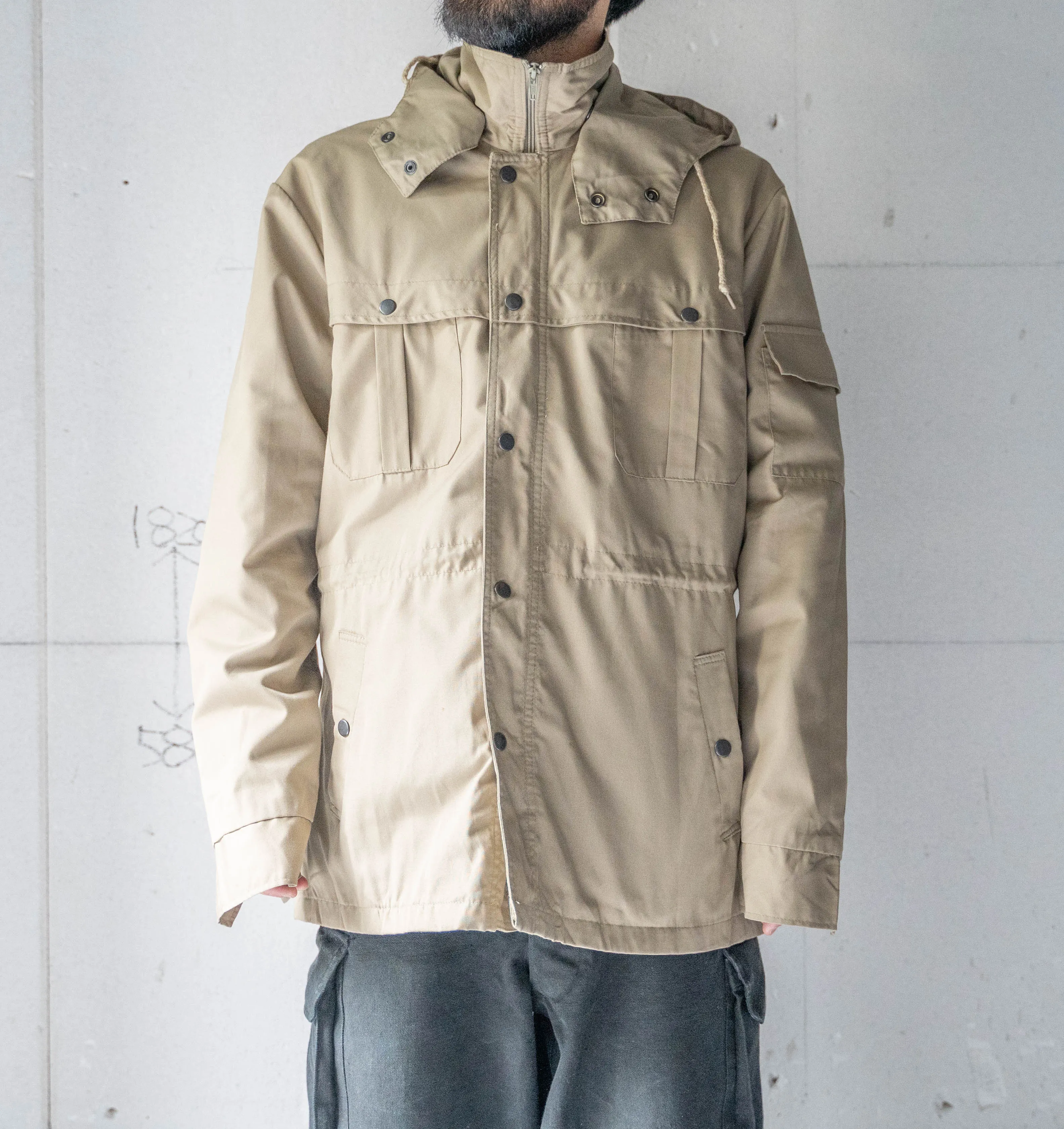 around 1980s Germany beige color 4 pockets jacket -removable hood-