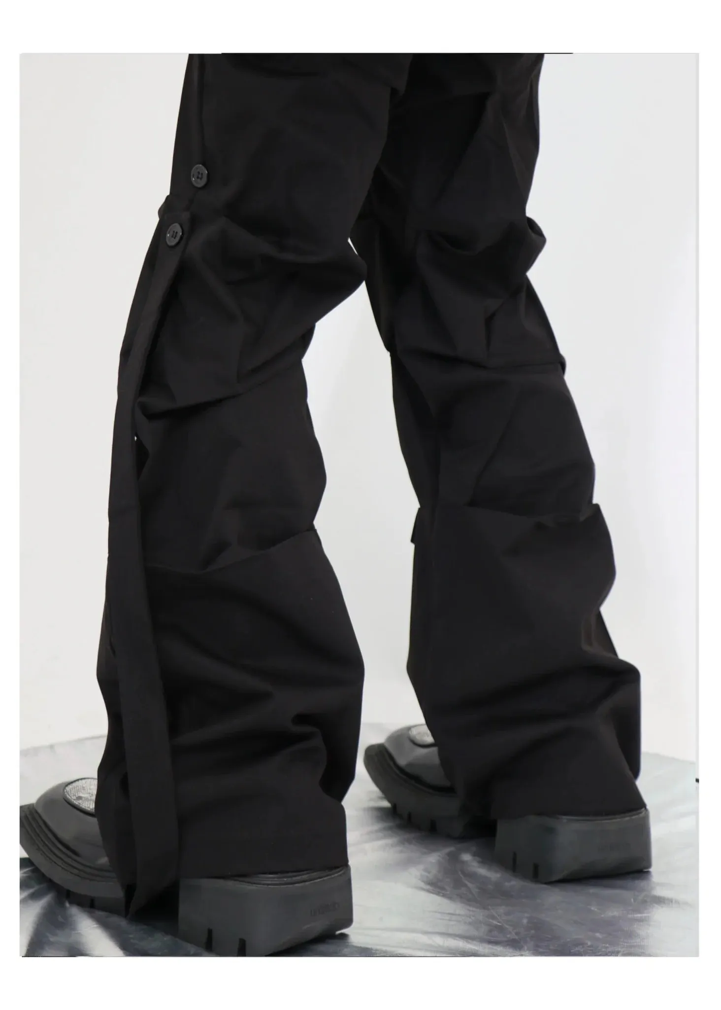 Gothic Pleated Cargo Pants with Streamer Detail in Wide-Leg Design