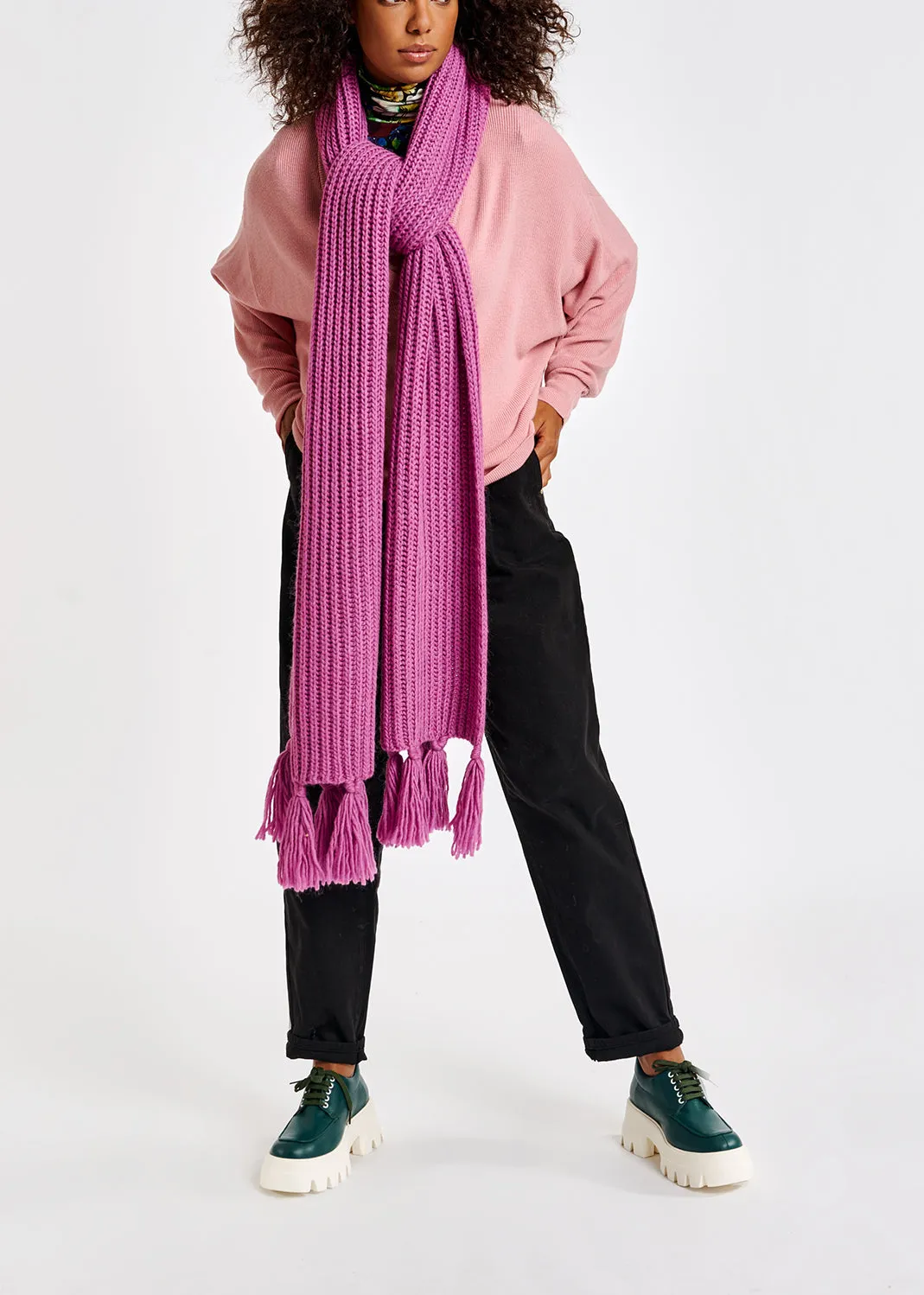 Long lilac ribbed-knit scarf