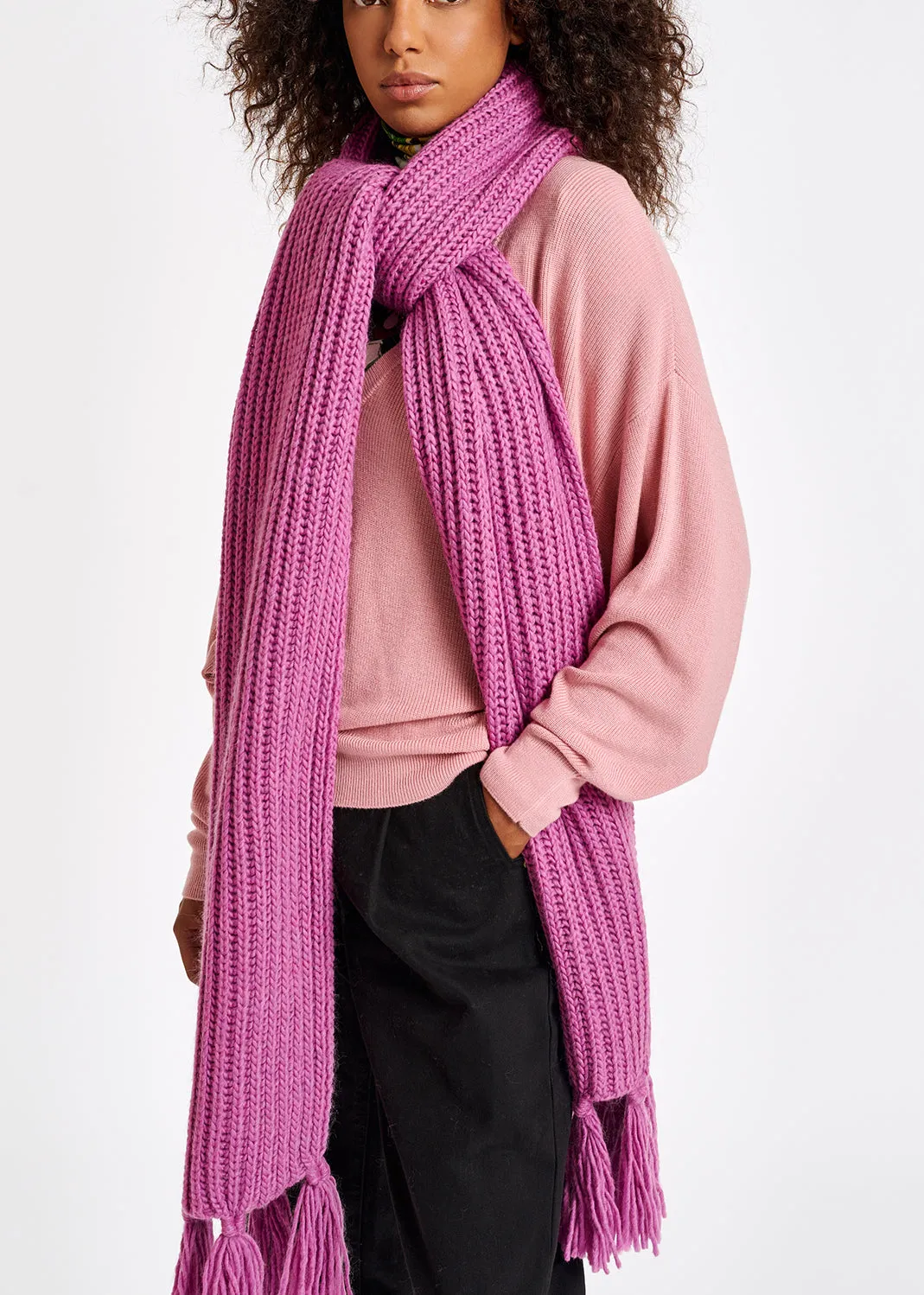 Long lilac ribbed-knit scarf