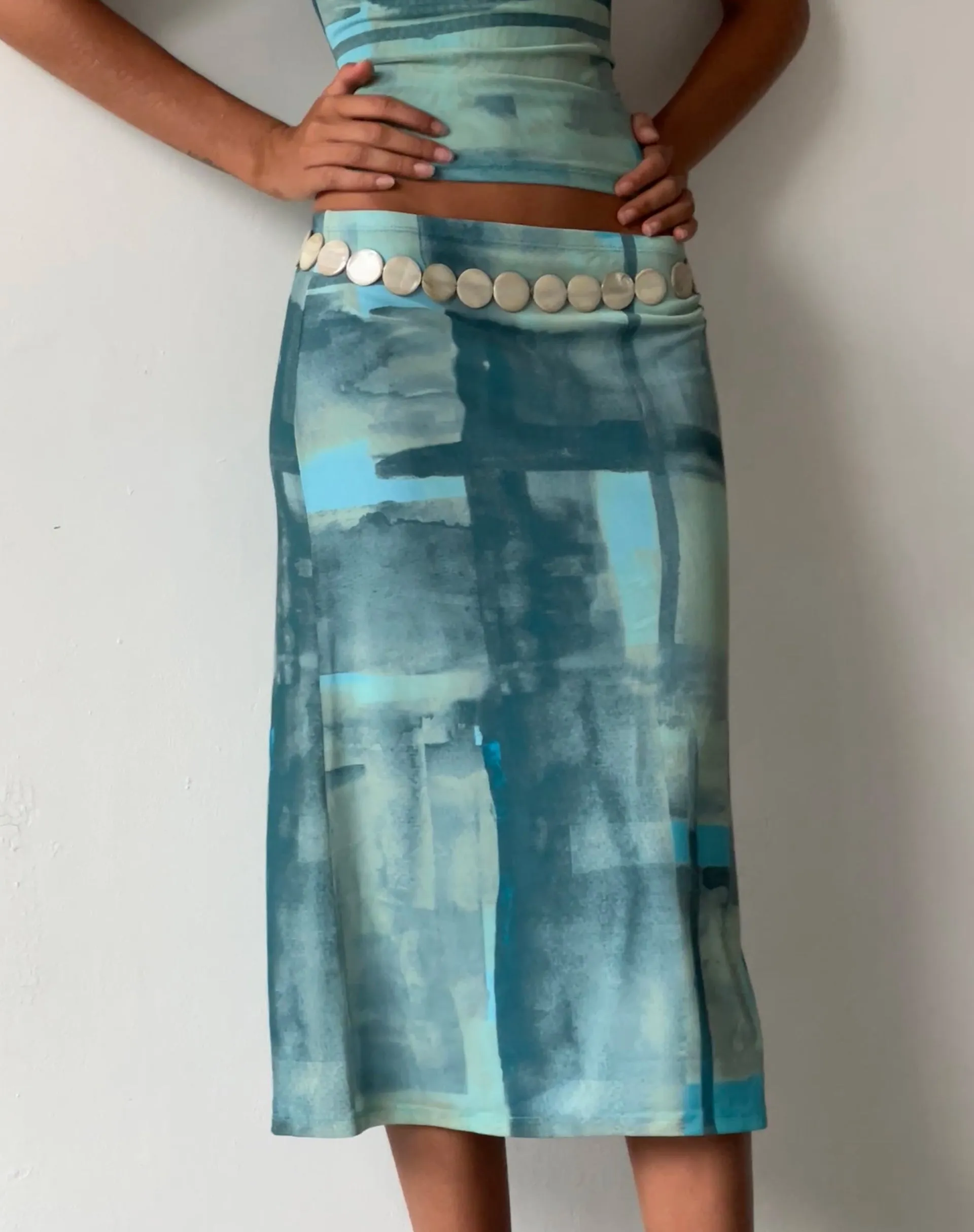 MOTEL X JACQUIE Gia Midi Skirt in Mesh Abstract Paint Brush Green